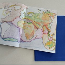 Periodehfte hjformat<br />24 x 32 cm, hftet<br />u/ mellemlgspapir